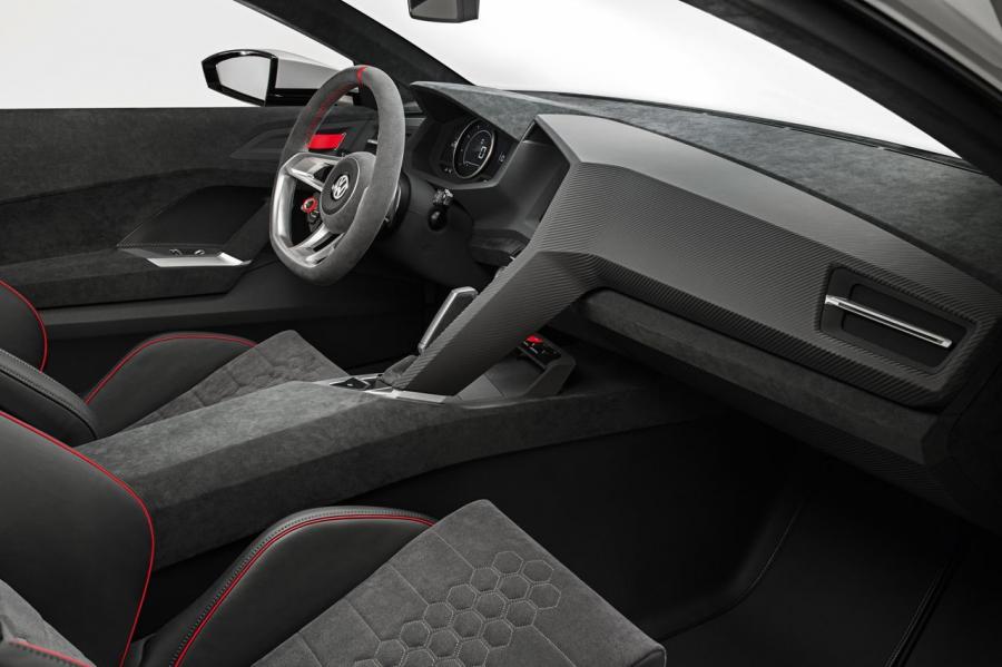  Volkswagen Golf Design Vision GTi 2013 года  (фото 13 из 25)